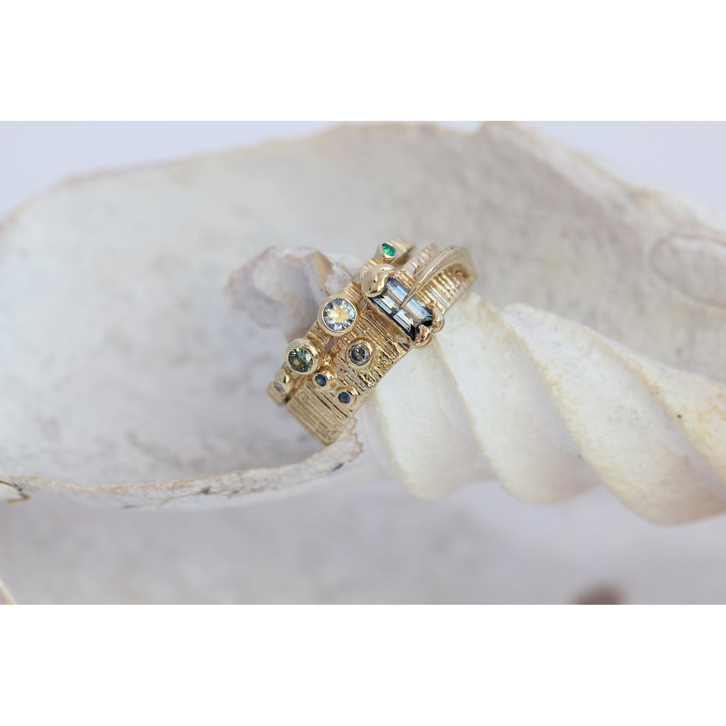 Sapphire barrel ring