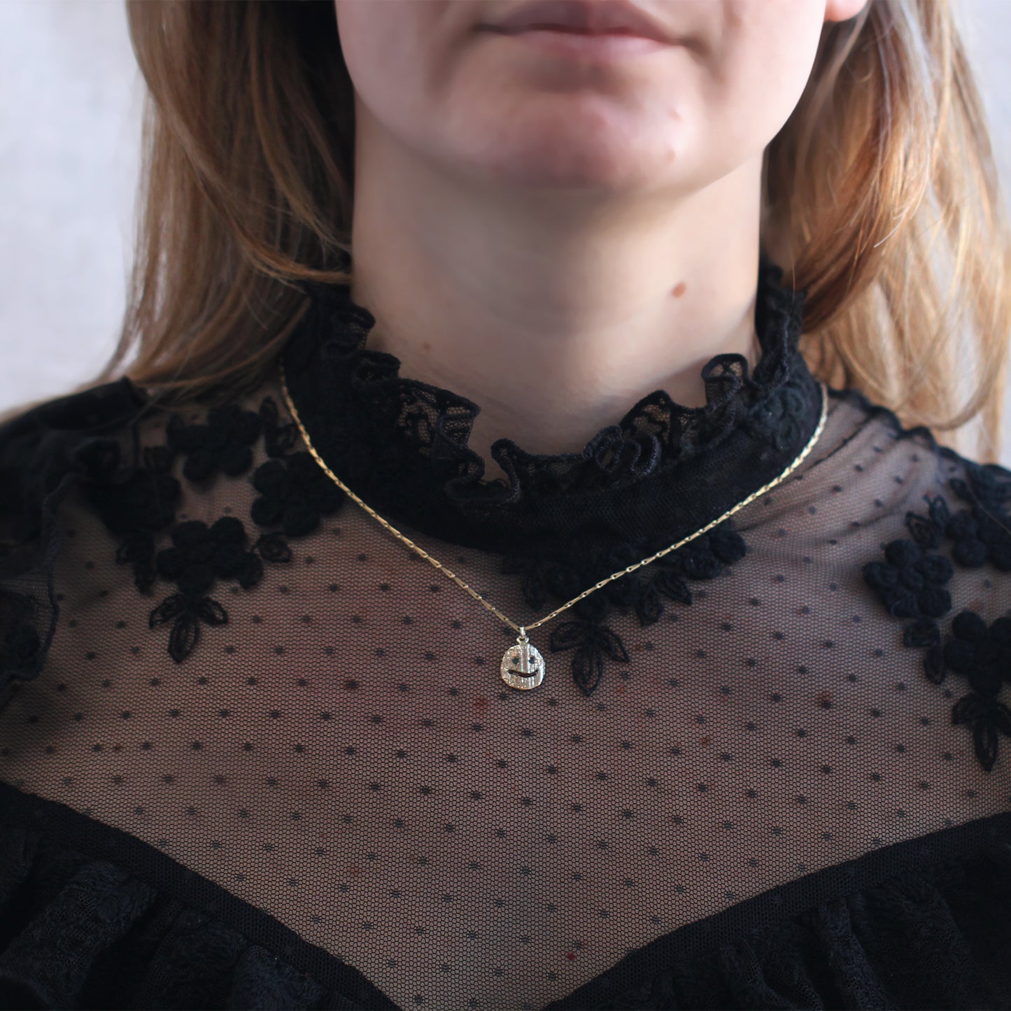 Smiley face 9ct gold